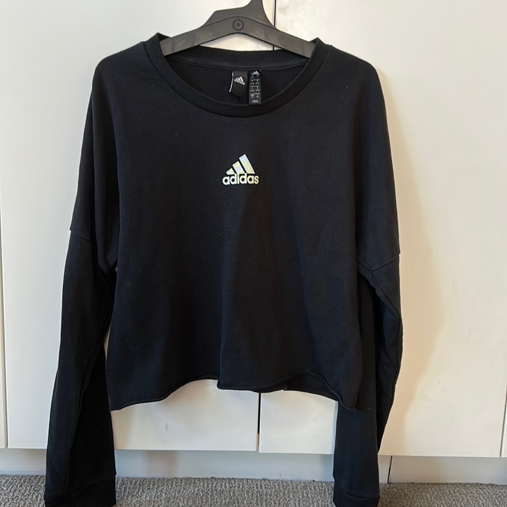 Cropped long sleeve adidas sweatshirt